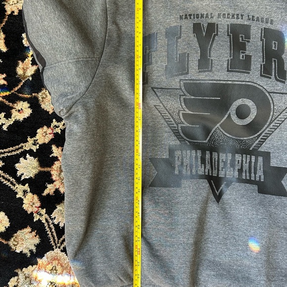 Men’s Philadelphia Flyers reversible heavy weight fleece hoodie. Gray/Black - Picture 8 of 10